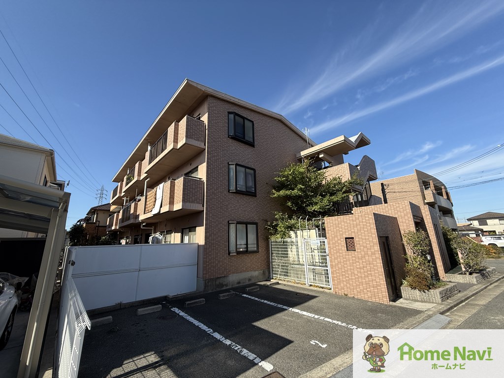 建物外観　「グランシャリオ」、現地待ち合わせのご案内も可能です。