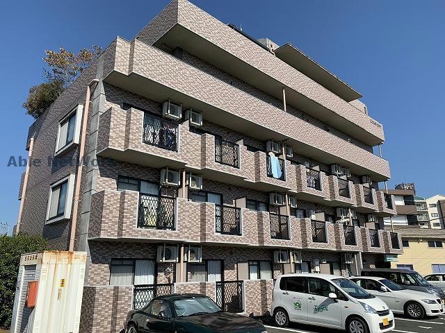 熊本市東区渡鹿のマンションの建物外観