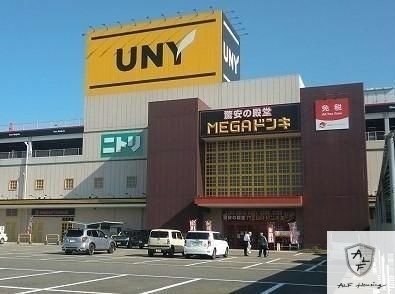 【美濃加茂市御門町のアパートのショッピングセンター】