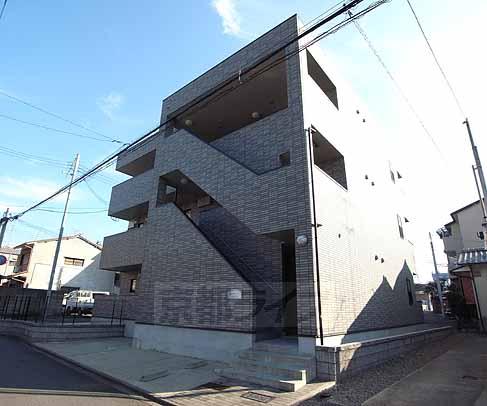 京都市伏見区桃山最上町のマンションの建物外観