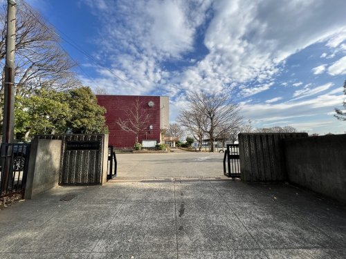 【四街道市下志津新田のアパートの小学校】