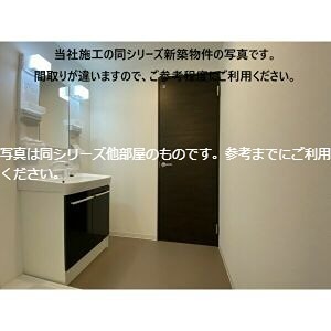 【泉北郡忠岡町忠岡中のアパートの洗面設備】