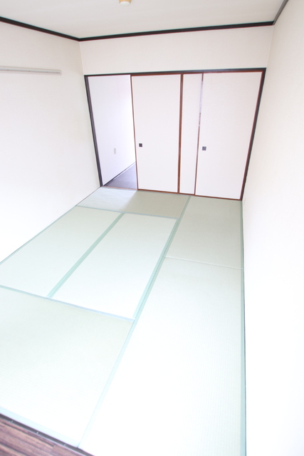 居室・リビング　６帖の和室です♪