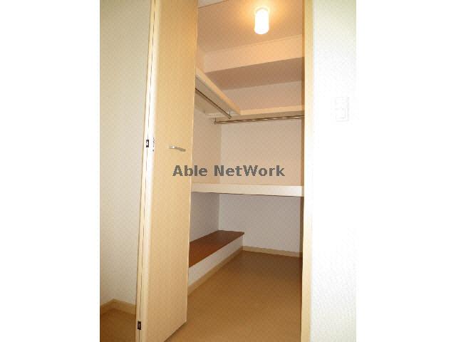 収納　ウォークインクローゼット