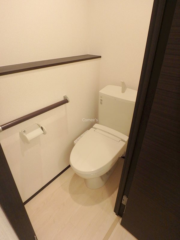 トイレ　温水洗浄便座