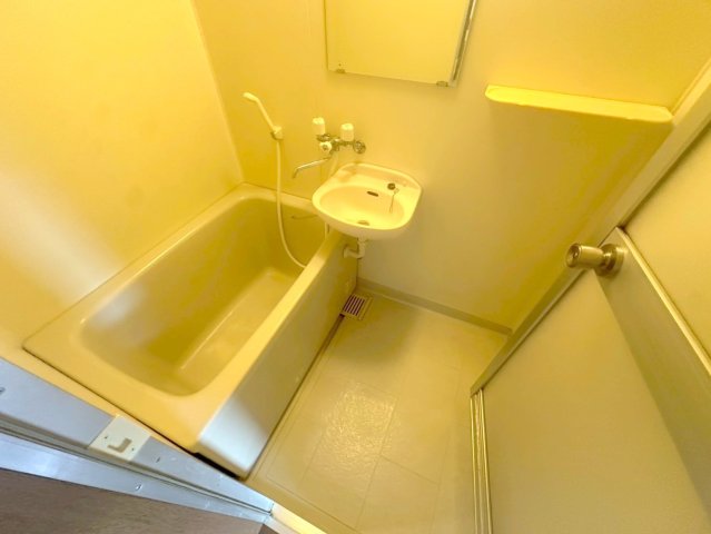 バス・シャワールーム　ゆったりと入るなら、お風呂とトイレとは別々が嬉しいですよね。