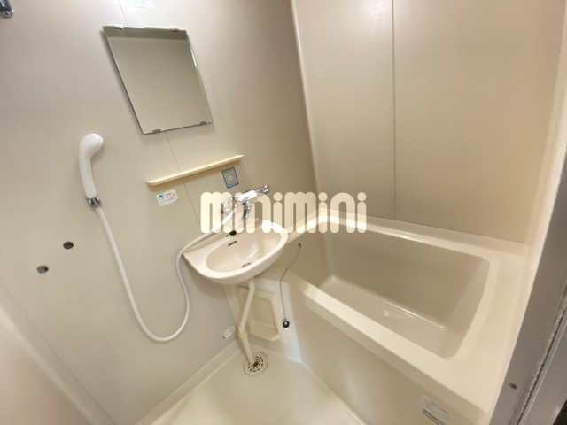 バス・シャワールーム　２点ユニットバスです