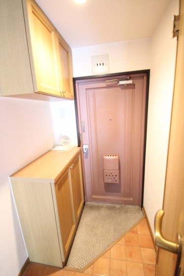 玄関　※別部屋の写真です