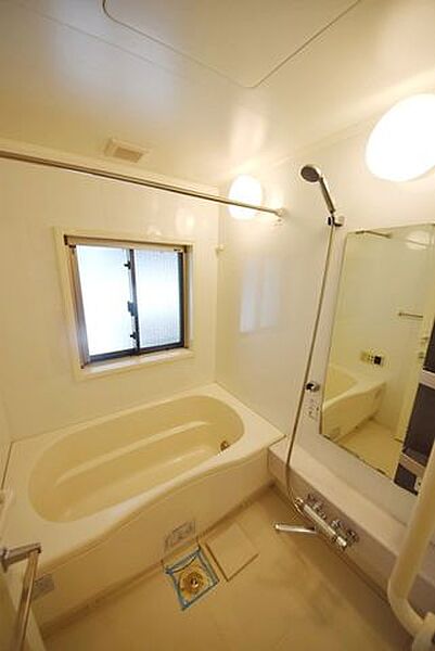 バス・シャワールーム　※別部屋の参考写真です。