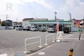 コンビニ　ファミリーマート寝屋川高柳二丁目店（コンビニ）まで384m