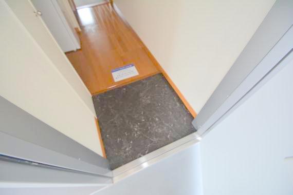 玄関　落ち着いたおしゃれな玄関です。