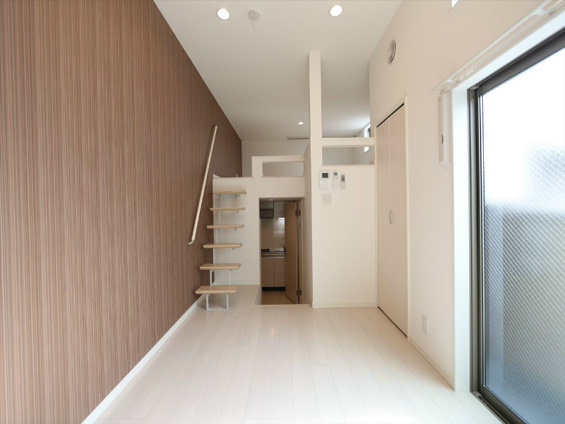 居室・リビング　洋室6帖　上階ロフト6.3帖（収納でもお部屋でも使えます）