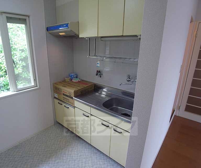 キッチン　コンロは設備でない部屋もあり