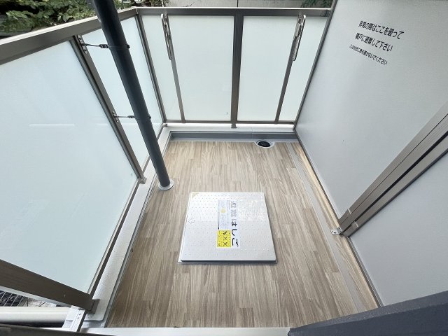 バルコニー　バルコニーからの眺めを楽しみながら食事をしませんか