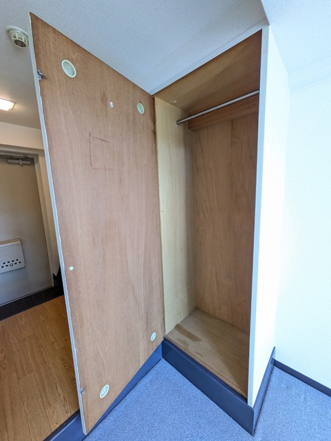 収納　背丈の長いお洋服も掛けられます☆彡