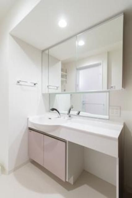 洗面設備　※写真は同タイプ住戸です。