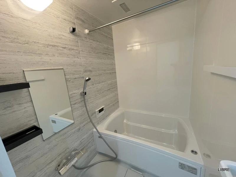 バス・シャワールーム　浴室乾燥機付き！