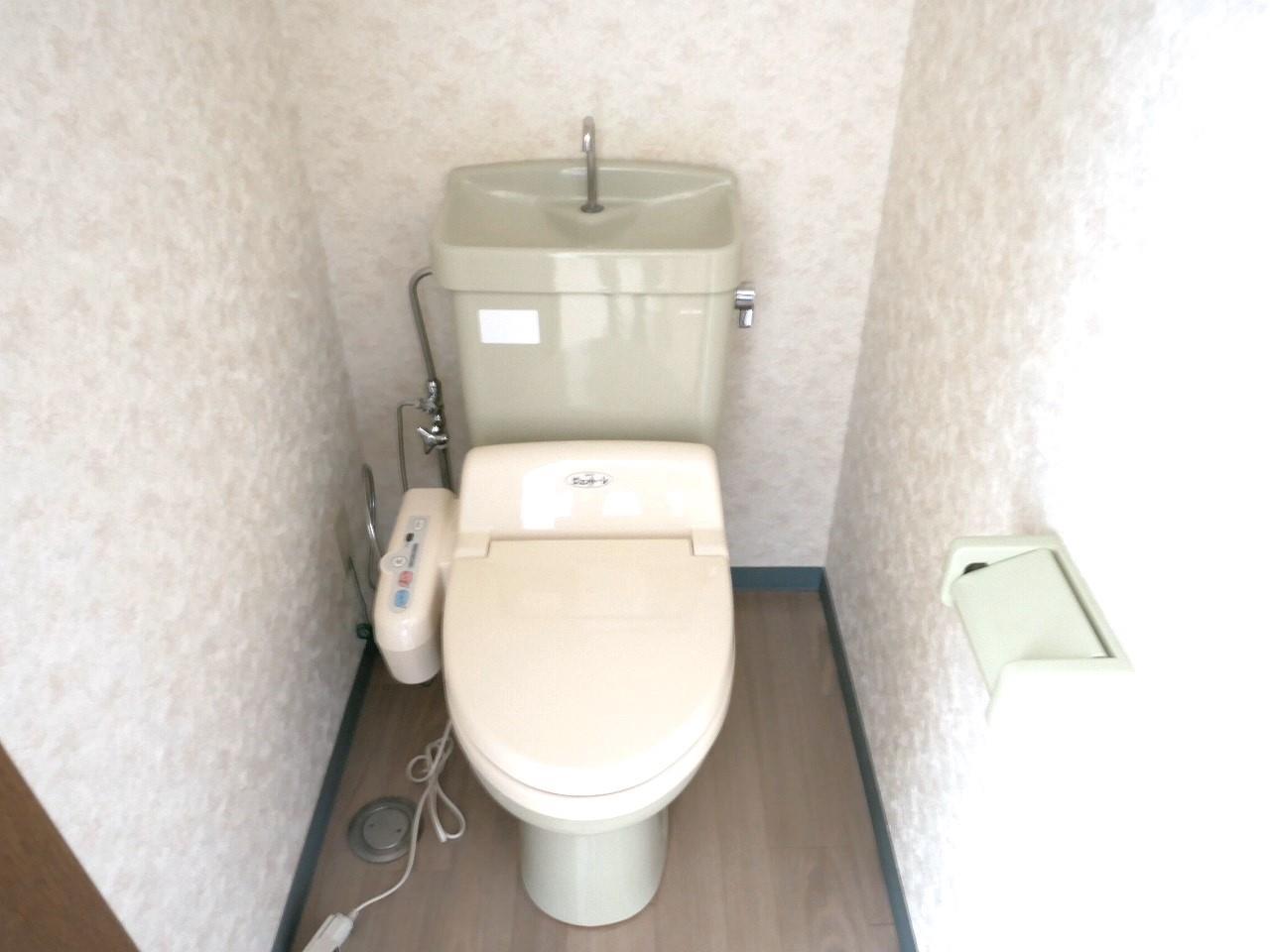 トイレ　温水洗浄暖房便座（イメージ）