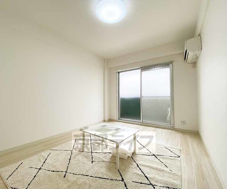 居室・リビング　清潔感のあるお部屋です