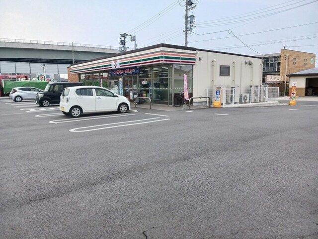 コンビニ　セブンイレブン（コンビニ）まで850m