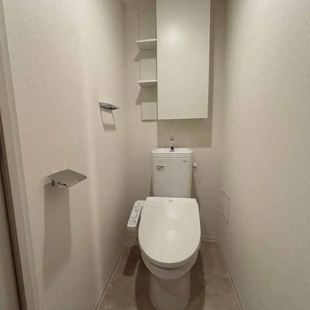 トイレ　※写真は同タイプ住戸です。