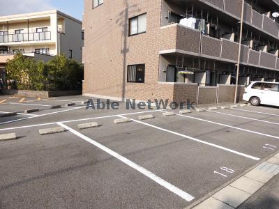 駐車場　駐車場