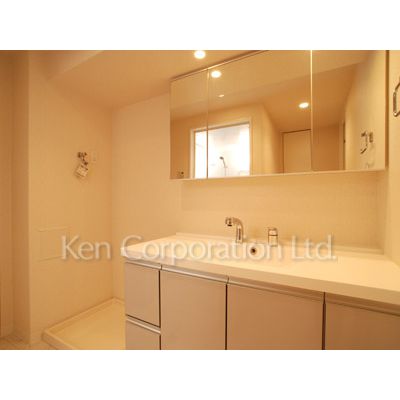 洗面設備　同タイプ2階のお部屋を撮影。仕様が異なることがあります。