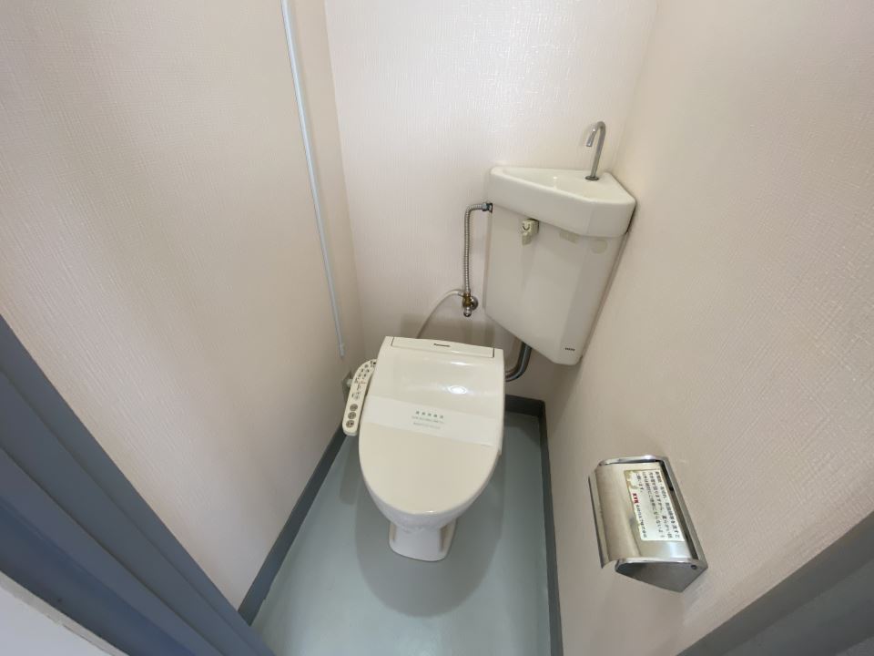 トイレ　３畳のキッチンです