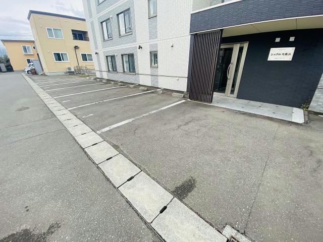 駐車場　駐車場