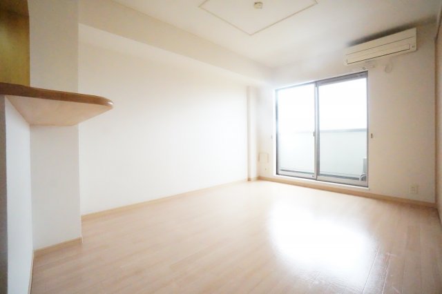 居室・リビング　※同物件・同タイプの写真です。