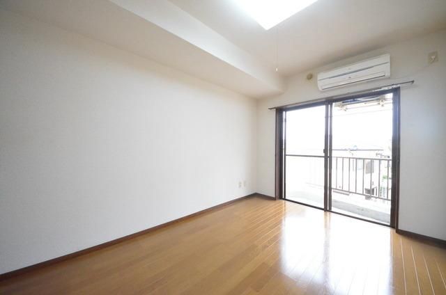 居室・リビング　☆陽当り良好なお部屋です☆