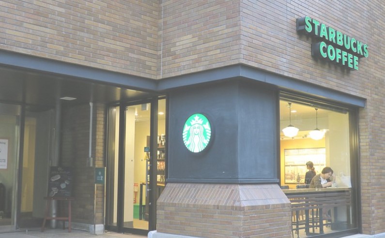 飲食店　スターバックスコーヒー東京大学工学部店（飲食店）まで398m