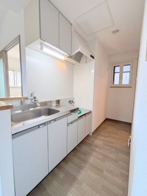 キッチン　※写真は別号室です。