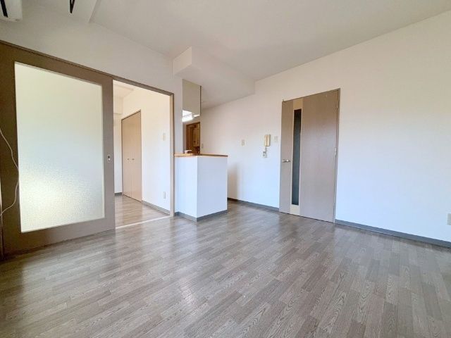 居室・リビング　※写真は別号室です。