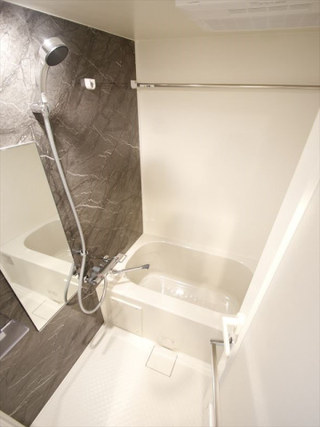 バス・シャワールーム　浴室乾燥機付のUB