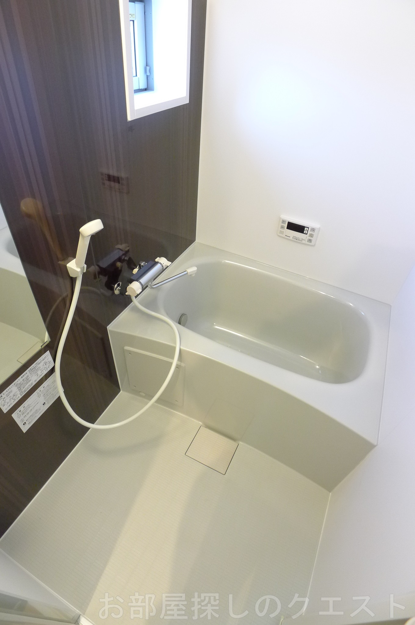 バス・シャワールーム　（写真は同仕様反転）