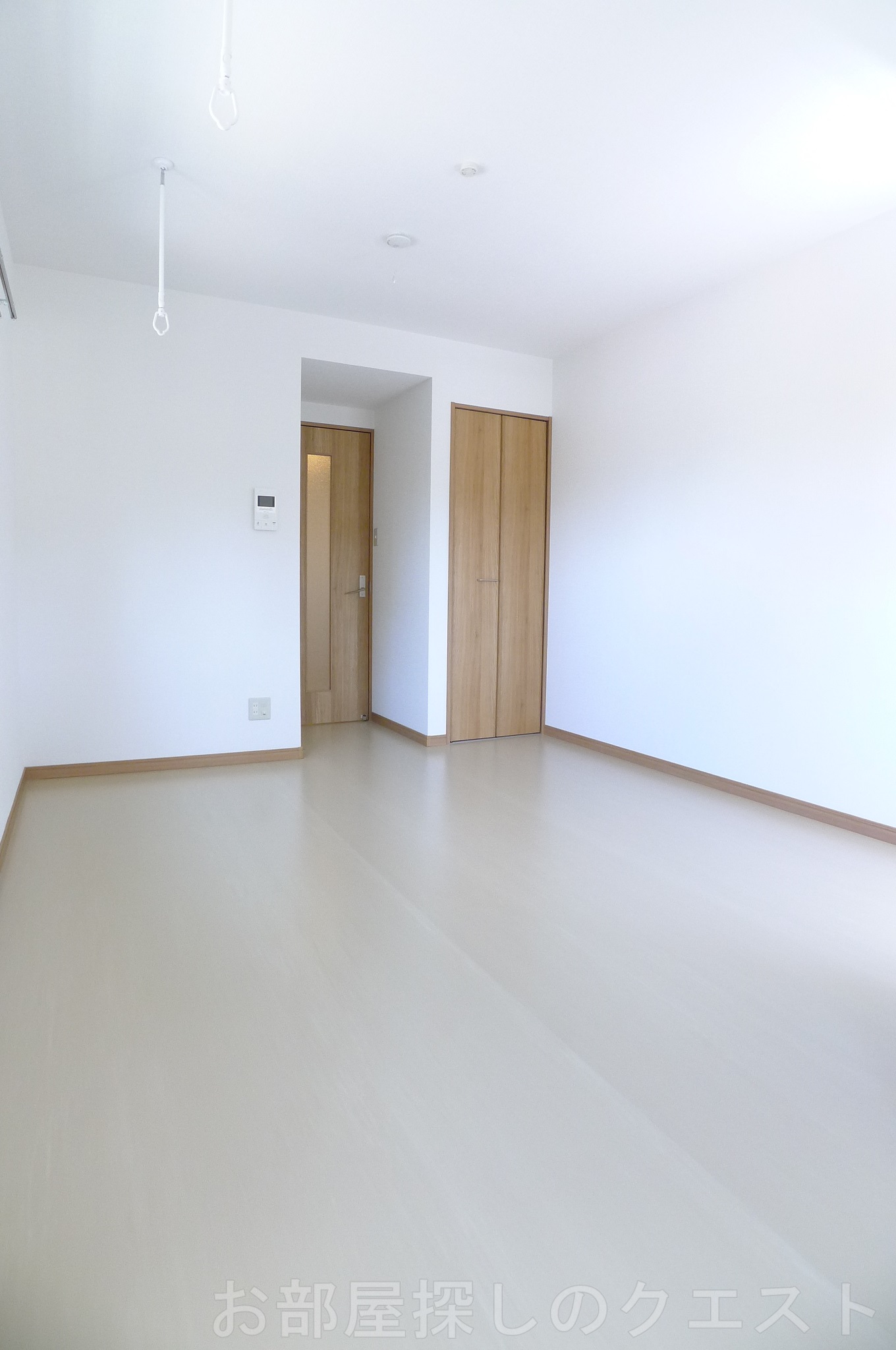 居室・リビング　（写真は同仕様反転）