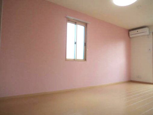 居室・リビング　こちらの居間で趣味の時間をお楽しみください