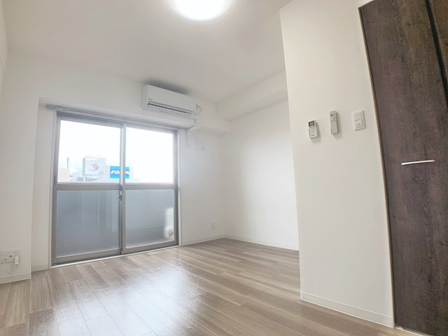 居室・リビング　※このお写真は同物件の同タイプの別のお部屋のお写真です。現状