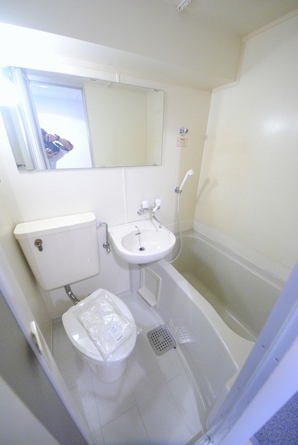 バス・シャワールーム　写真は３０１号室