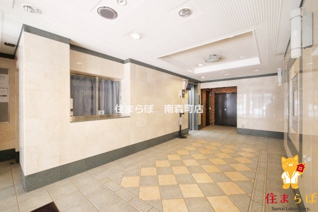 エントランス　「暮らしの設計図は、ここから始まります。」