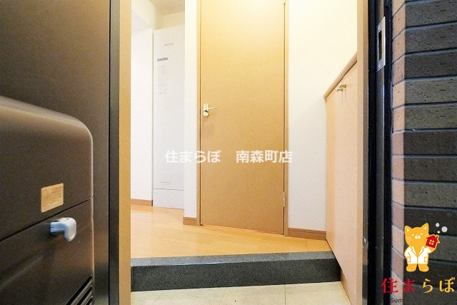 玄関　「気になったら、LINEで気軽に相談できますよ。」