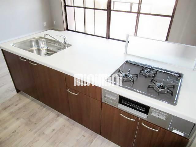 キッチン　三口ガスコンロですお料理好きの方にはたまりません