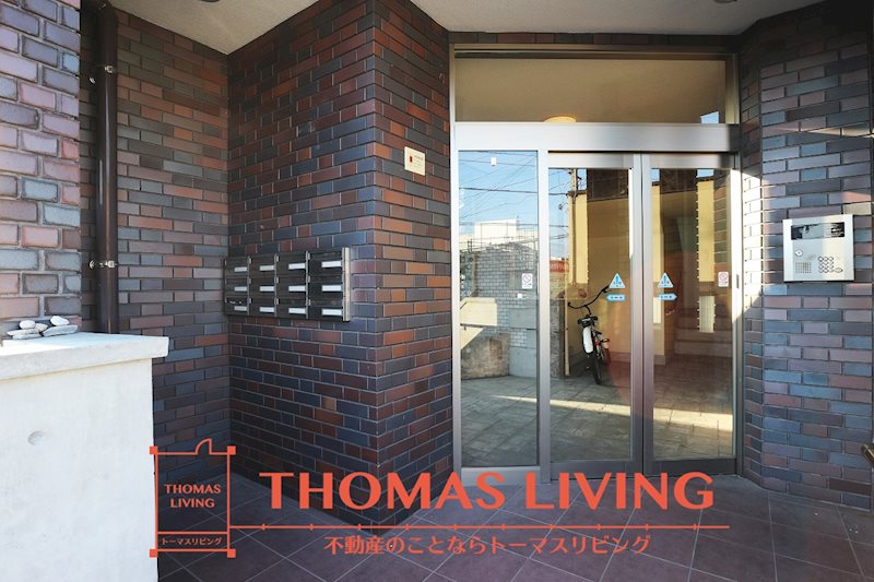 エントランス　安心・安全のオートロックが備わっています。