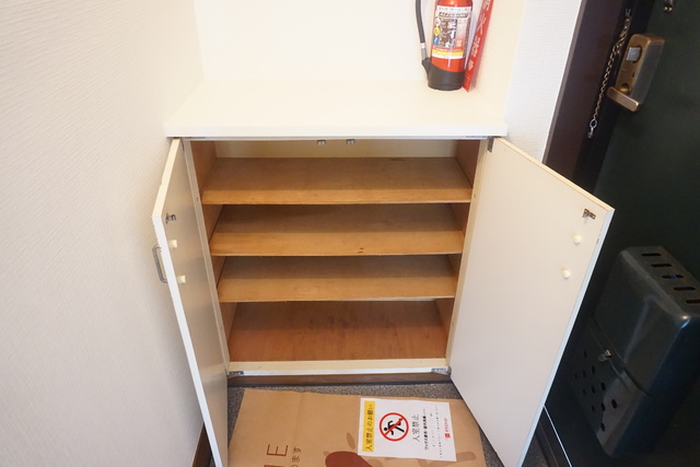 玄関　シューズボックス※同タイプ参考写真