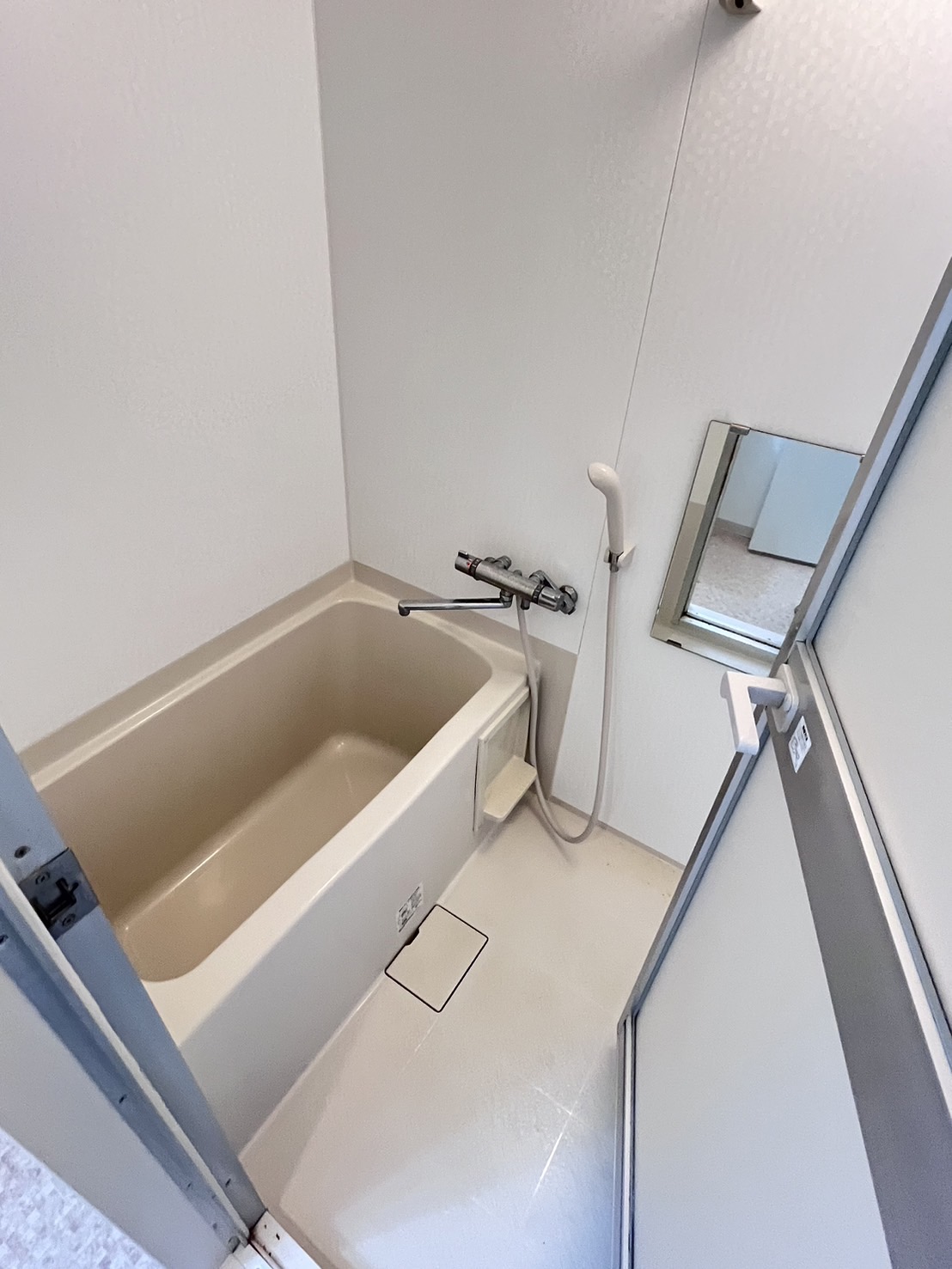 バス・シャワールーム　※他号室のお写真です。