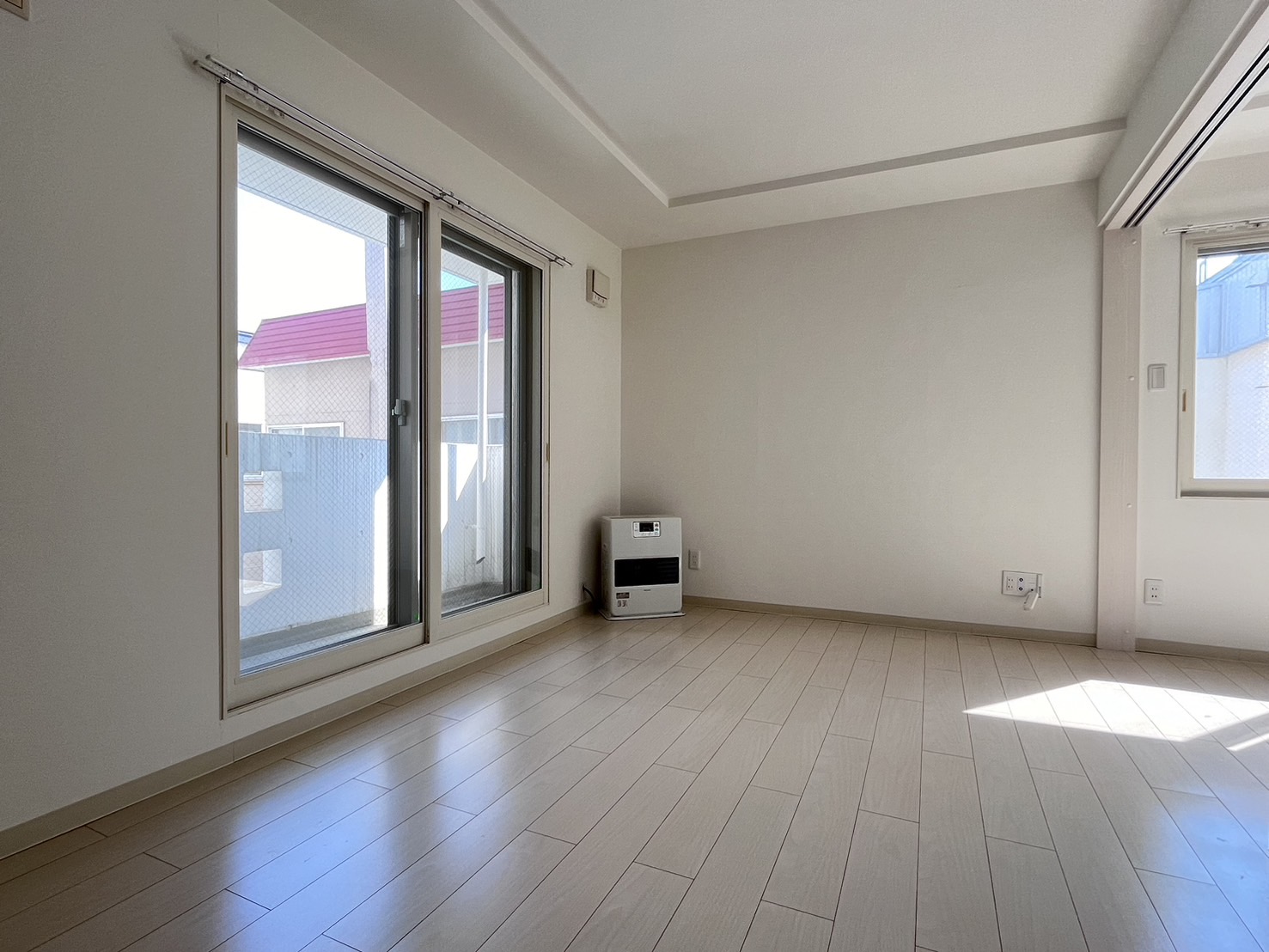 居室・リビング　※他号室のお写真です。