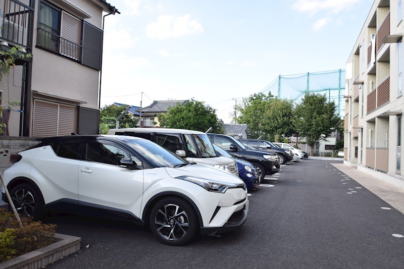 駐車場　舗装平置き駐車場です