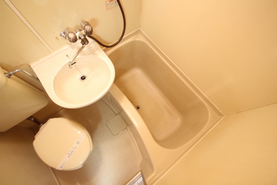 バス・シャワールーム　※別部屋の写真です