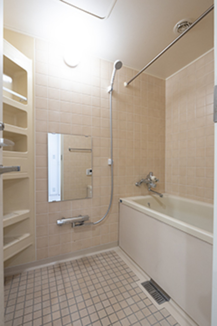 バス・シャワールーム　※写真は同タイプ住戸です。